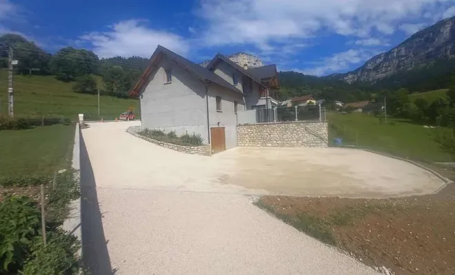 Terrassement de terrain à Chambéry. SARL CUQUAT TP